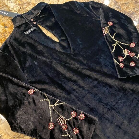 Gypsy 05 Velvet 3/4 Sleeve Beaded Keyhole Back Mini Dress - Picture 11 of 16